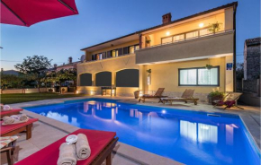 Beautiful home in Svetvincenat with WiFi and 6 Bedrooms